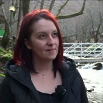 Десислава, която продава, рисува и помага на хората