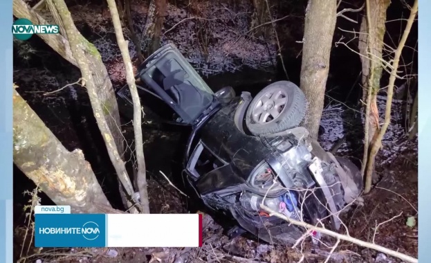 Автомобилът е бил управляван от 17 годишно момче
Лекари от Сливен