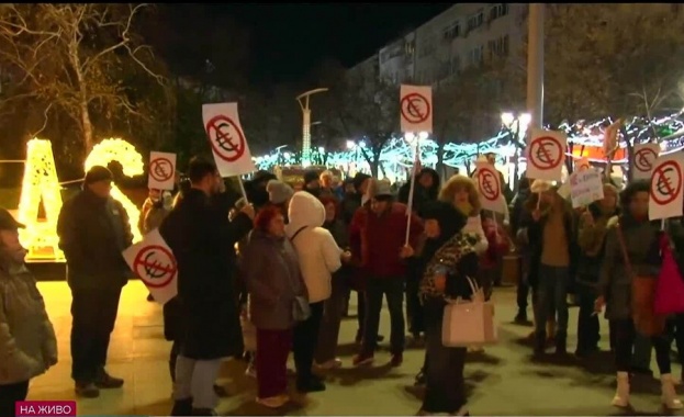 Противниците на еврото се организираха в социалните мрежи
Протест в защита