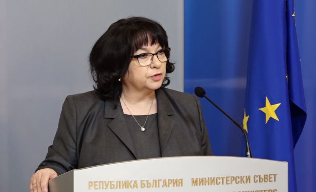 Процесът по приемане на еврото върви плавно Това увери министърът