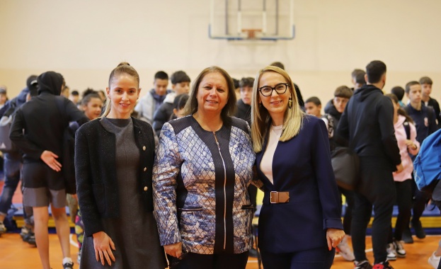 Над 5500 деца в близо 40 училища в 15 града