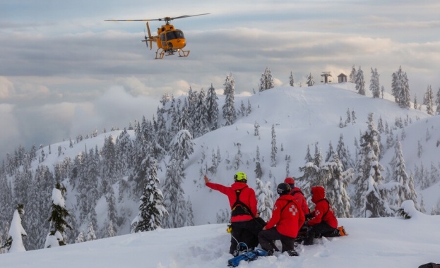 Човек със съмнения за инсулт е бил спасен от района