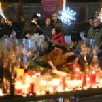 Продължава идентификацията на загиналите след трагедията в Швейцария, търсят и причините