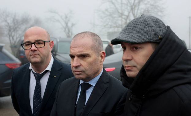 Незабавно започва проектирането на два нови пешеходни подлеза и изграждането