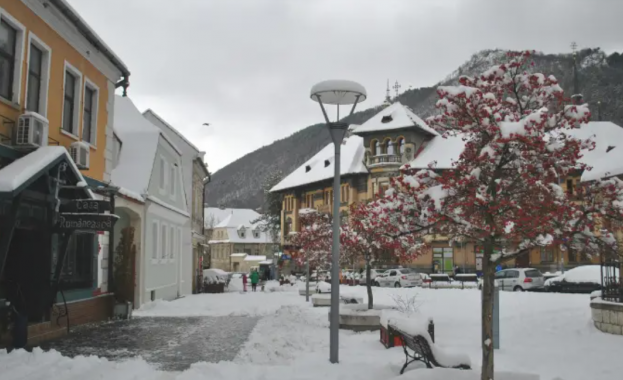 Хиляди домакинства в Румъния останаха без ток заради виелици и