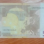 Криминалисти от РУ- Шумен установиха мъж, прокарал в обръщение фалшива евро банкнота