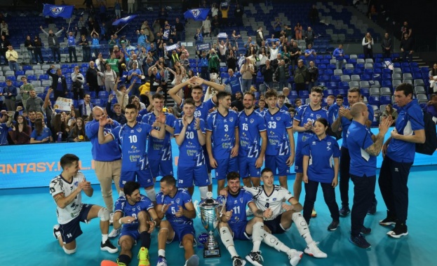 Волейболният шампион на България при мъжете Левски снощи победи германския