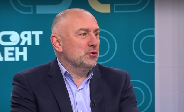 Няма тенденция за проблемно преминаване от левовете в евро Нека