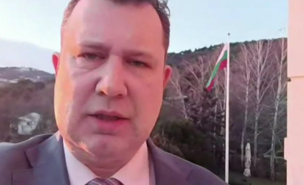 Прозорец на българското посолство в Скопие е бил счупен при