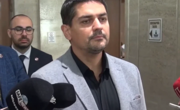 Хората на Ахмед Доган не трябва да им се връчва