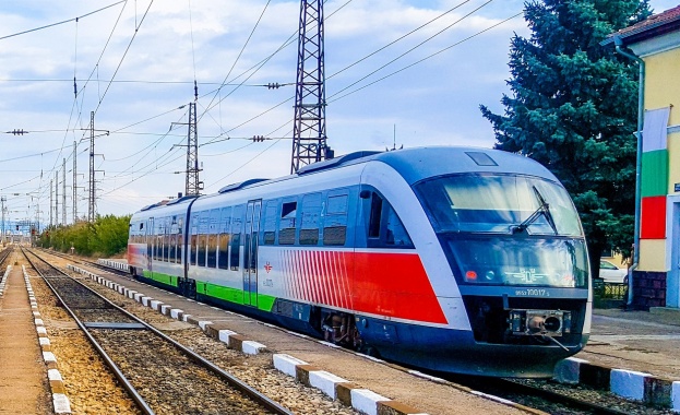 БДЖ осигурява допълнителни влакове и допълнителни места в редовните композиции