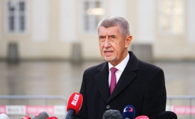 Чехия няма да продава или да дарява леки изтребители на