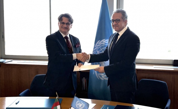 Министърът на културата Мариан Бачев и генералният директор на ЮНЕСКО