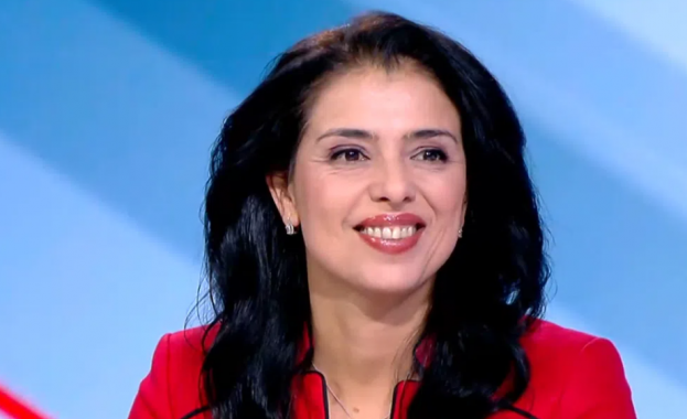 След сериозните протести и след като правителството падна беше ясно