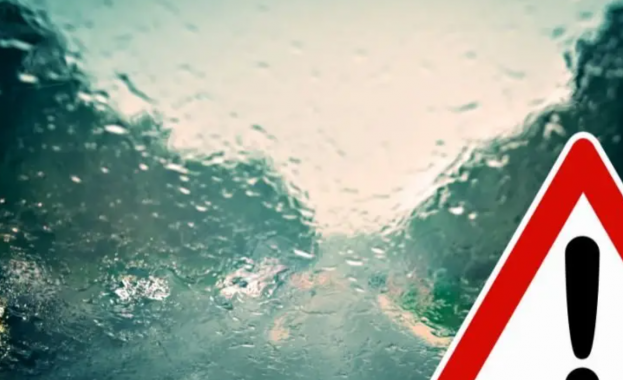 Всички начални и средни училища в гръцката област Атика включваща