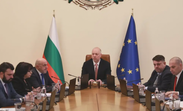 Вчера министрите вицепремиерът Гроздан Караджов и министър Георг Георгиев присъстваха