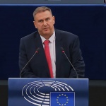 Емил Радев за мигрантите в ЕС: Който няма право да остане, да бъде върнат незабавно