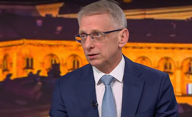 Влизането на Румен Радев в активната политика със сигурност ще