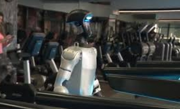 Робот се появи в столичен фитнес но не като треньор