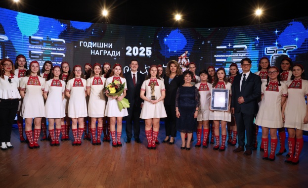 Гергана Хрисчева фолклорният конкурс Славейче и Бойко Василев спечелиха Годишните