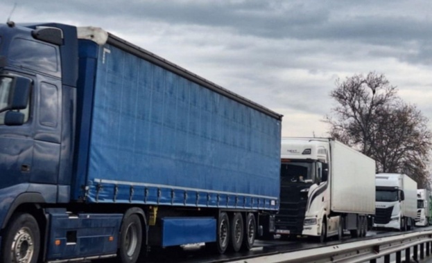 Втори ден превозвачи от Сърбия Северна Македония Черна гора и