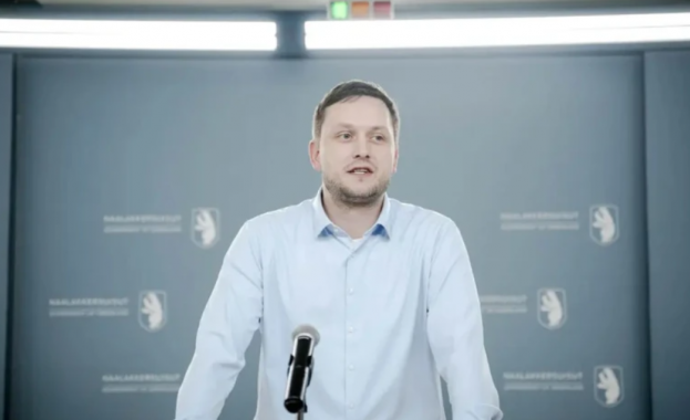 Премиерът на Гренландия Йенс Фредерик Нилсен предупреди че демократичните ценности
