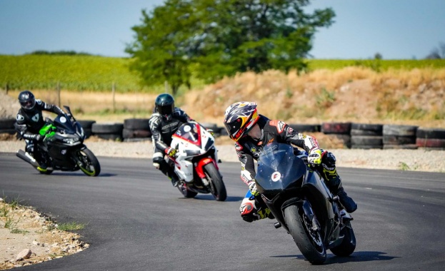 Сериозен дефицит на ключови умения за безопасно шофиране установи актуално