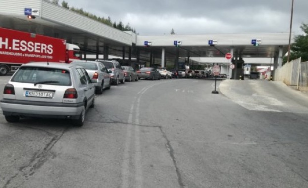 Пети ден превозвачи от Сърбия и Република Северна Македония блокираха