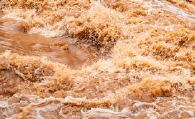 Нивото на река Поповска се е покачило рязко в района