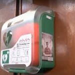 В спортната зала „Фестивална“ във Видин вече е поставен първият автоматичен дефибрилатор в града – в памет на Ангел