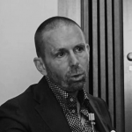 Арогантен и изнудвач или „човек на думата“: Двете версии за Мартин Божанов – Нотариуса