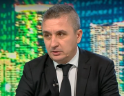 Александър Николов: Продажбата на активите на „Лукойл“ е сигнал за промяна, но държавата не бива да абдикира