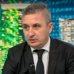 Александър Николов: Продажбата на активите на „Лукойл“ е сигнал за промяна, но държавата не бива да абдикира