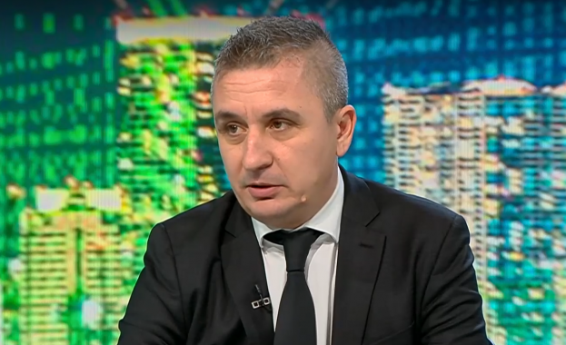 Съобщението за продажбата на международните активи на Лукойл включително рафинерията