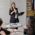 За Деня за безопасен интернет: Българските ученици вече имат достъп до интерактивен урок по финансова киберсигурност