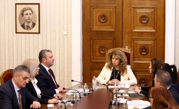 Илияна Йотова трябва да избере измежду петима от т нар