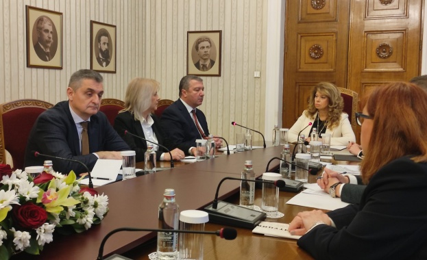 КЕВР да излязат с обяснение за високите цени на тока