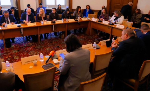 Народният представител от ПГ на БСП ОБЕДИНЕНА ЛЕВИЦА Нина Димитрова