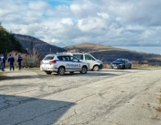 Три тела са намерени до връх Околчица