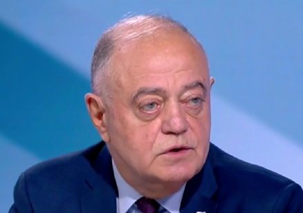 Атанас Атанасов: Притеснителен е бъдещ политически сценарий, при който Радев стане премиер, а Йотова – президент  