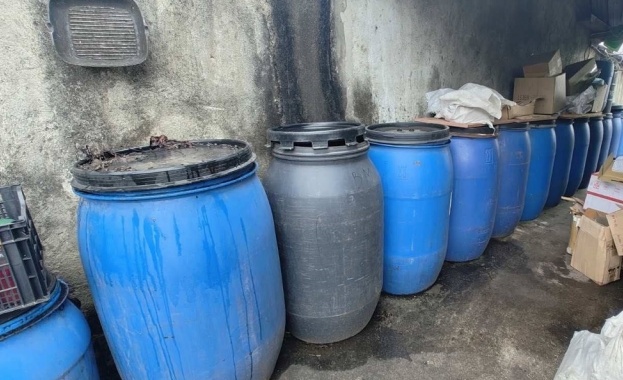 Митнически служители от Териториална дирекция Митница Варна иззеха над 2000