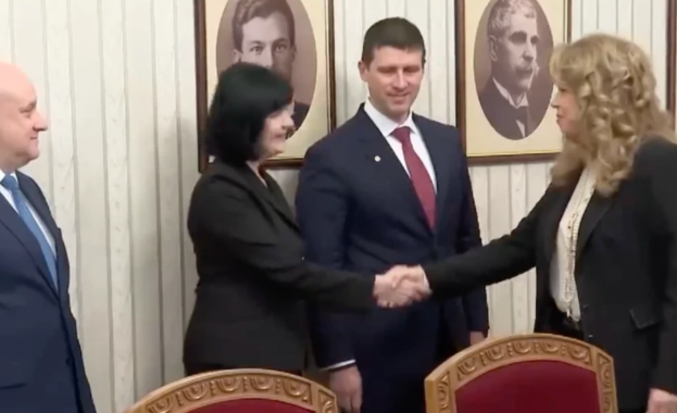 Президентът Илияна Йотова продължава с консултациите с парламентарно представените партии