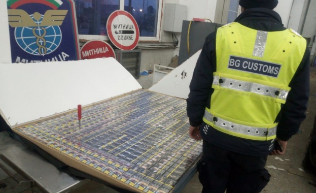 Над 244 340 къса цигари иззеха митнически служители на ТД