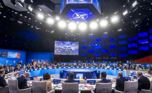 НАТО обяви днес че е започнала мисия за укрепване на
