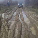 Жители на невестинското село Рашка Гращица не могат да стигнат до домовете си заради път в окаяно състояние