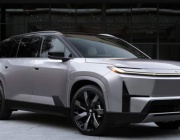 Новата Toyota Highlander EV е изцяло електрически седемместен SUV