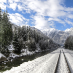Лавина падна върху влак в Швейцария