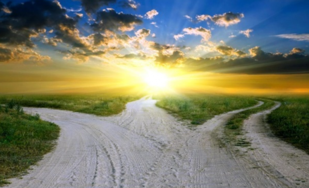 Животът може да бъде разбран само наобратно но трябва да