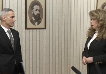 Андрей Гюров представи правителството си  /списък/