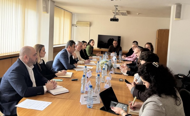 Темата бе разширяването на секторния анализ с пазара на плодове